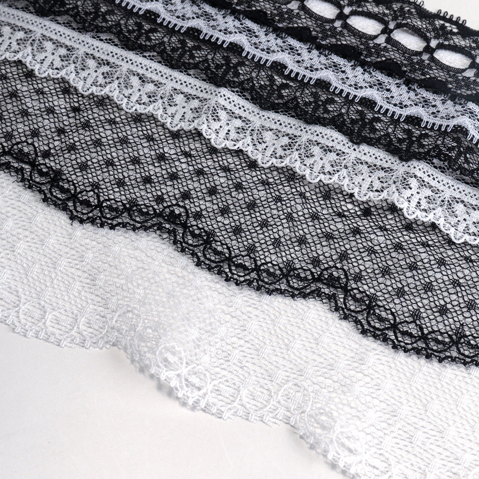 black-white-nail-art-lace-set-display