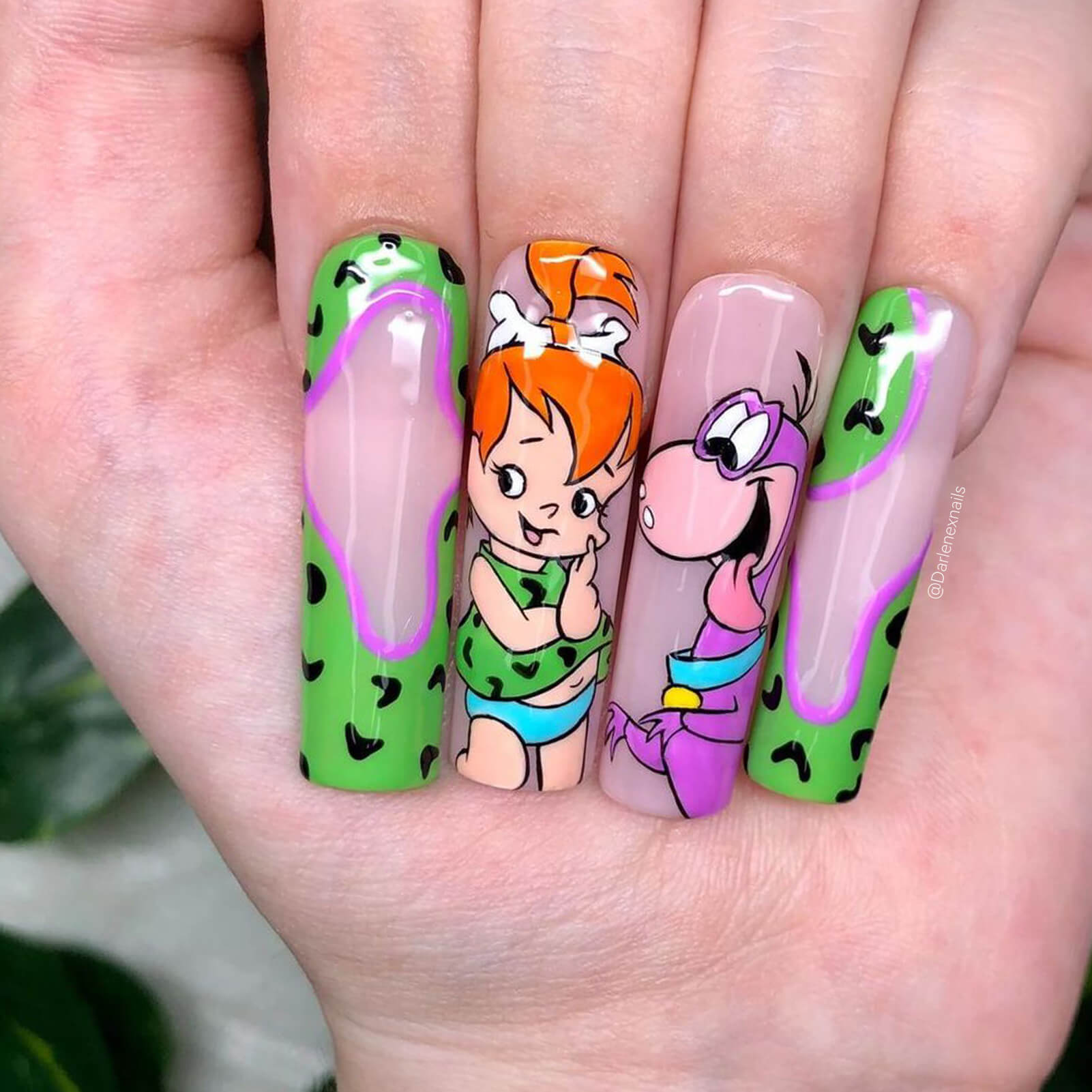 hema-free-gel-polish-nail-design-bold