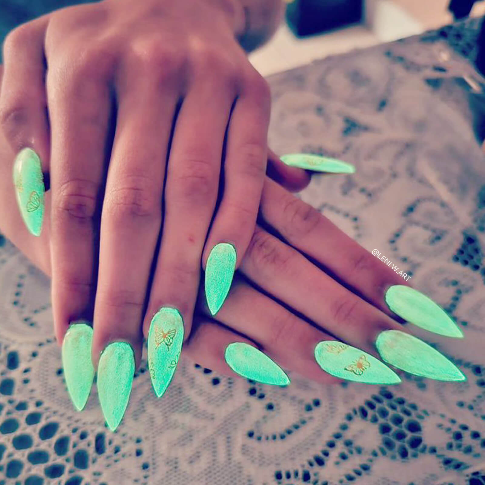 luminous-cat-eye-gel-polish-LC05-summer-nails-design