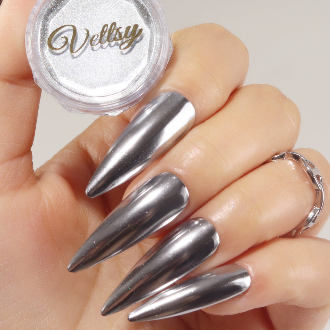 nail-art-chrome-powder-silver-mirror-nails-show