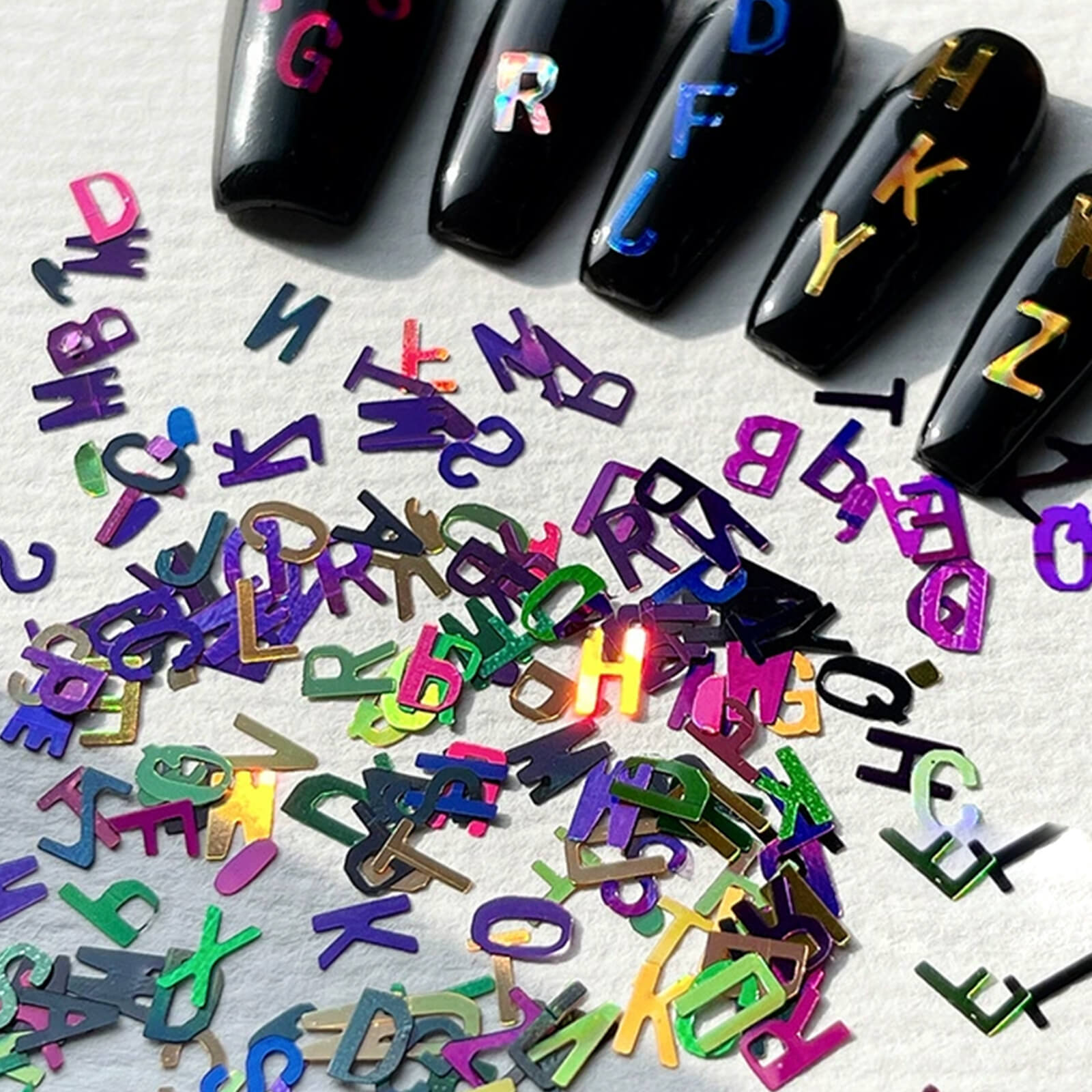 nail-art-glitters-letter