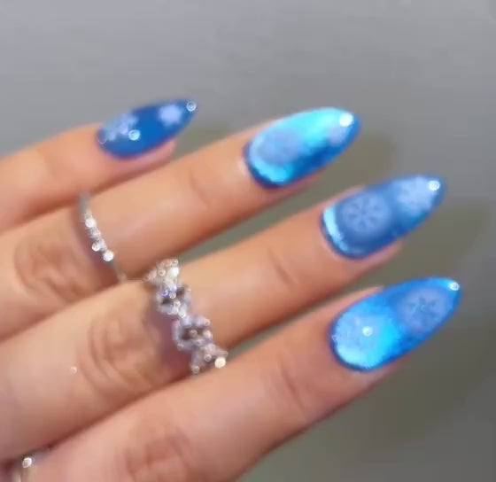 vettsy-iced-blue-snowflakes-cat-eye-nail-art-kit