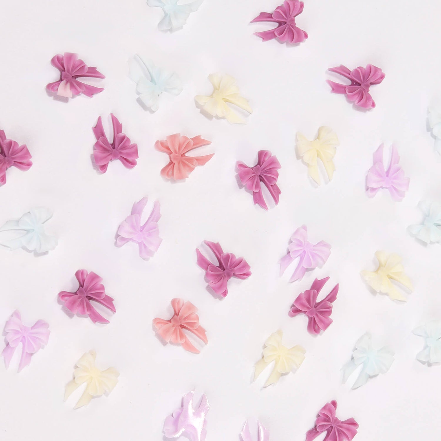 soft-3d-bow-nail-charms-cream