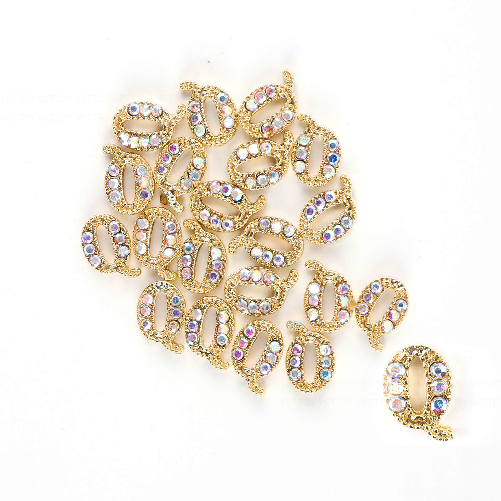 zircon-charm-q-01