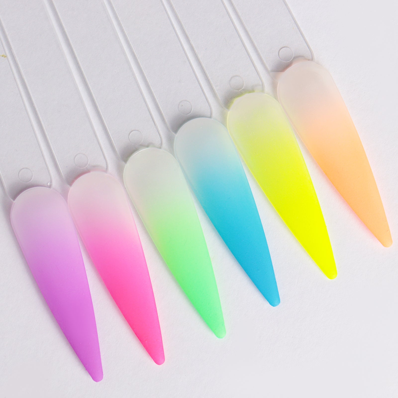 جل أومبري آرت أبيض