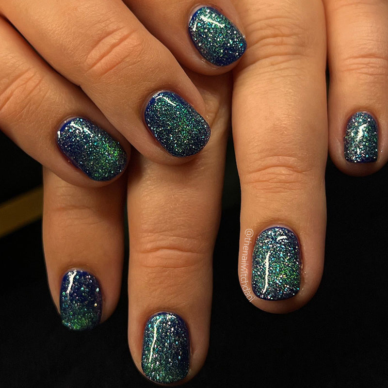 Meteor-cat-eye-magnetic-gel-polish-MC03-nail-design