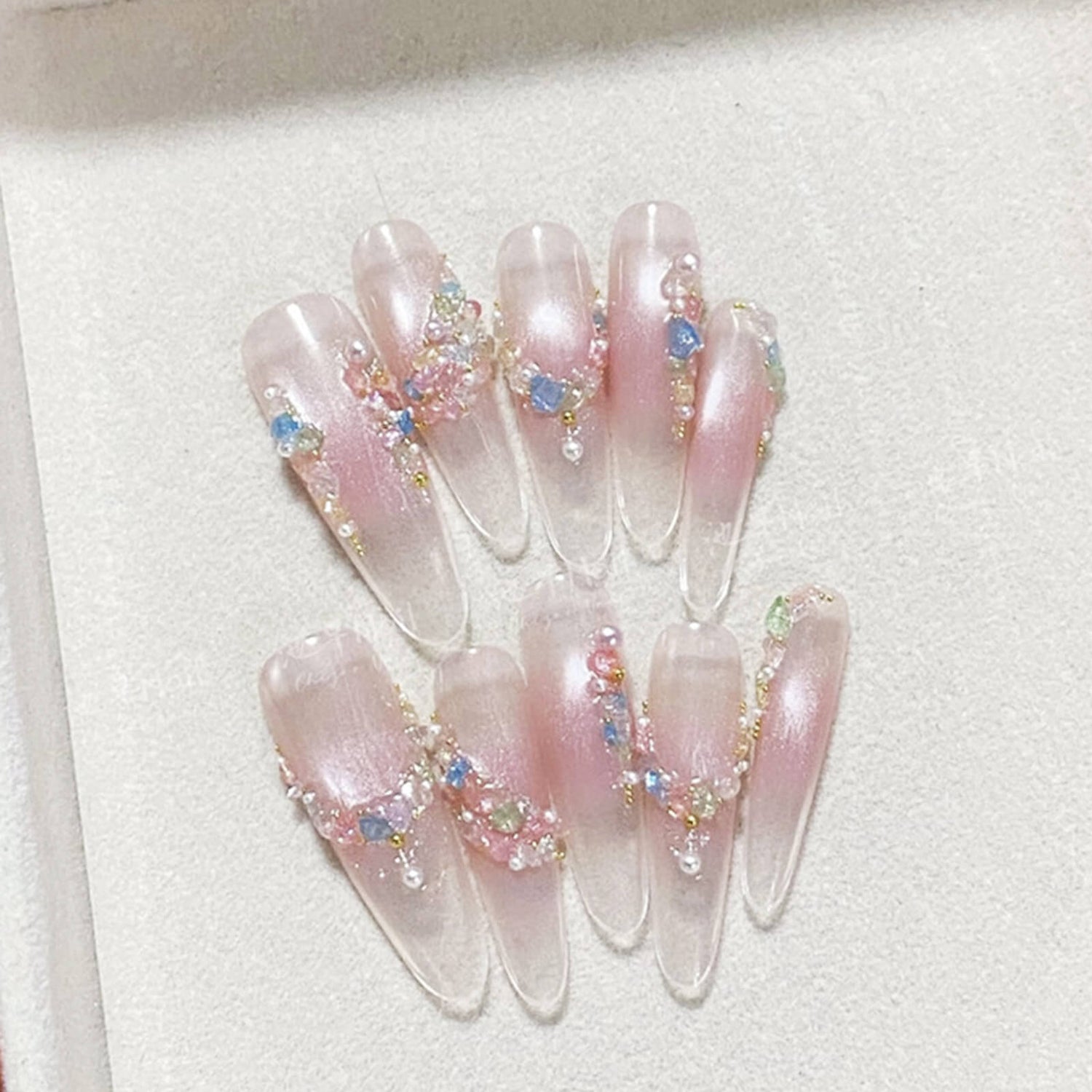 aurora-crushed-crystals-set-nail-design