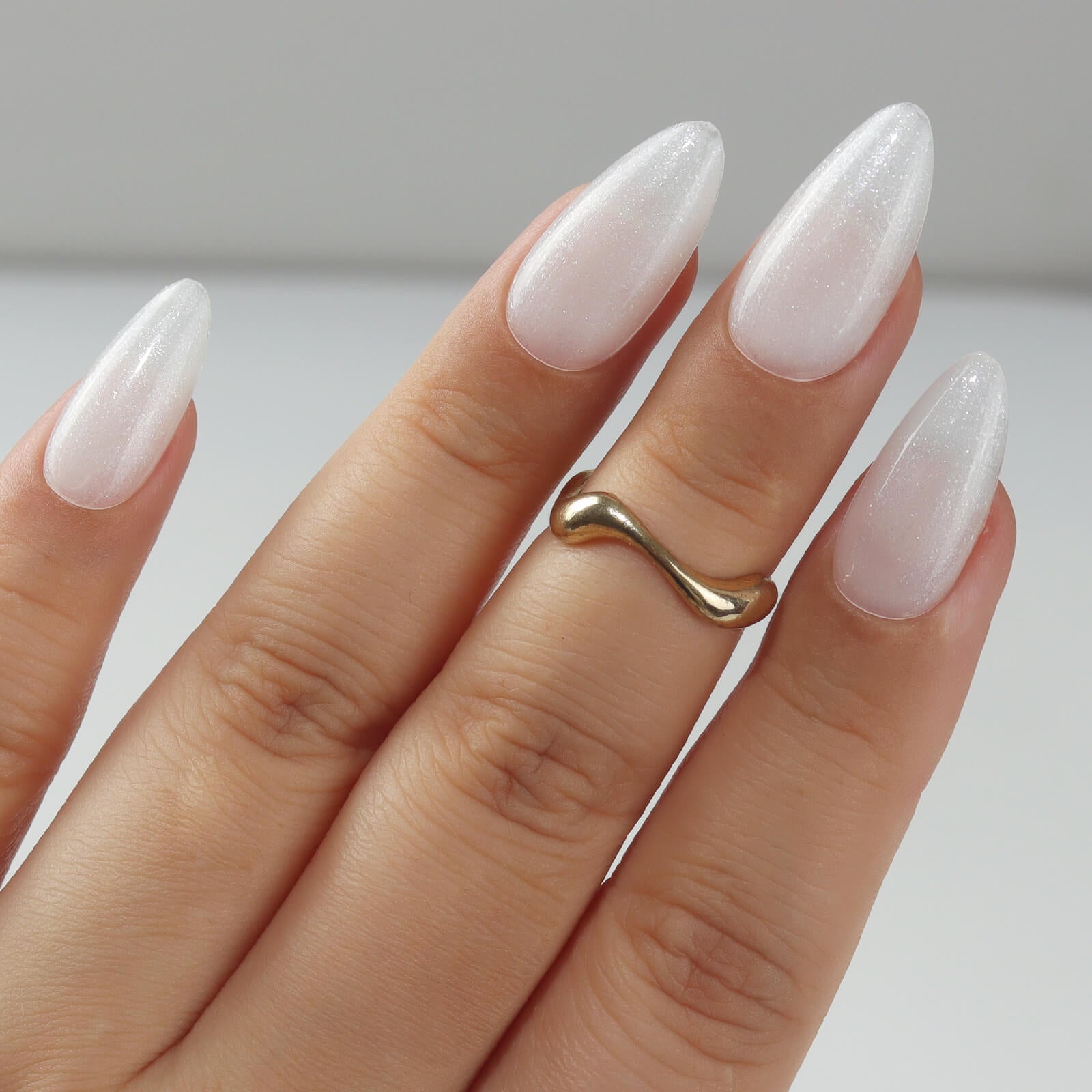 hema-free-rubber-base-gel-pearly-white-display