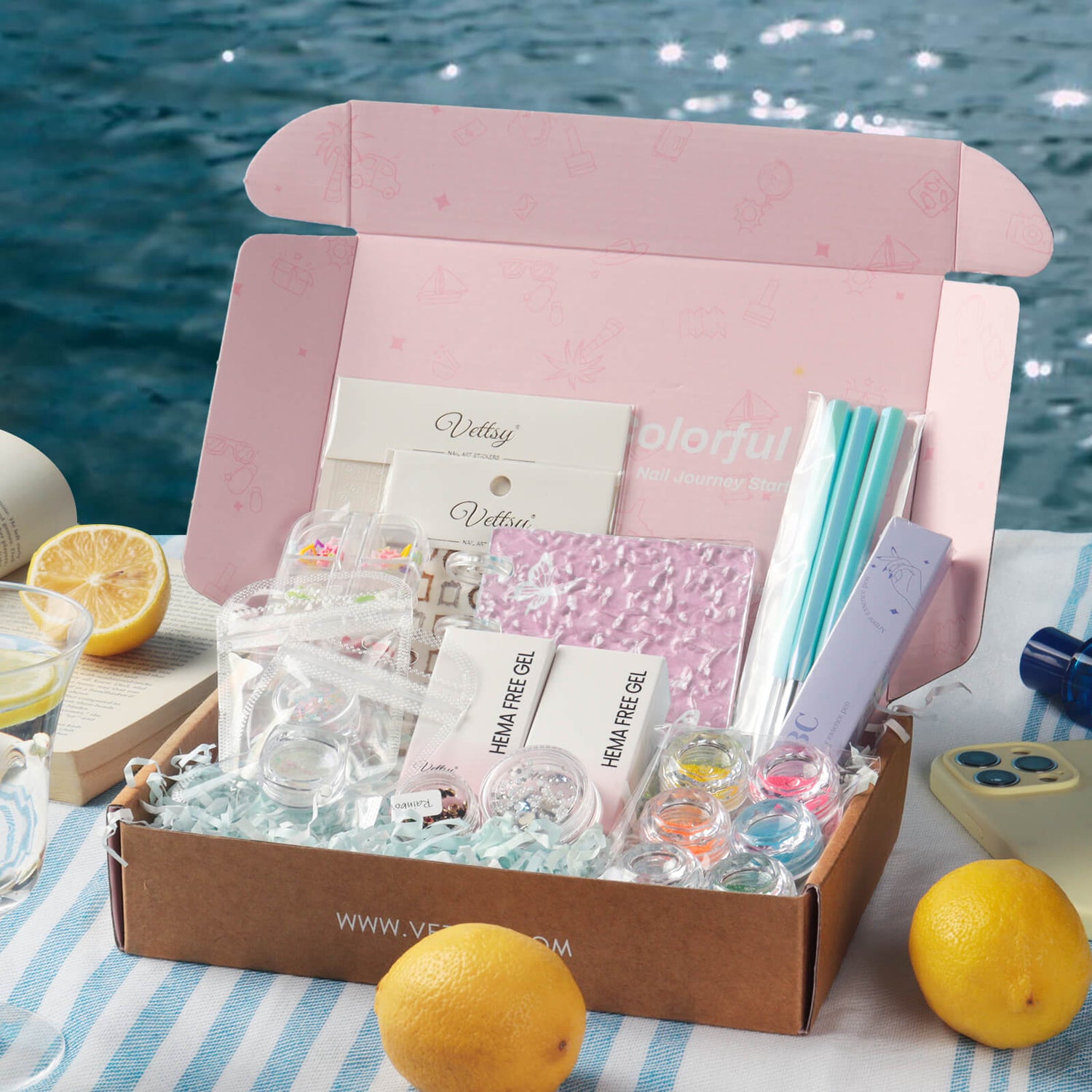 june mini box.jpg__PID:1bab27f8-74f6-4dc5-8742-a6b2f49bd67c