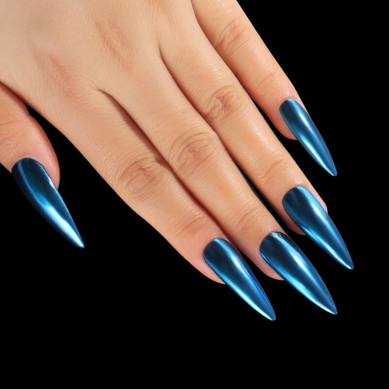 nail-art-chrome-powder-blue-mirror-nails