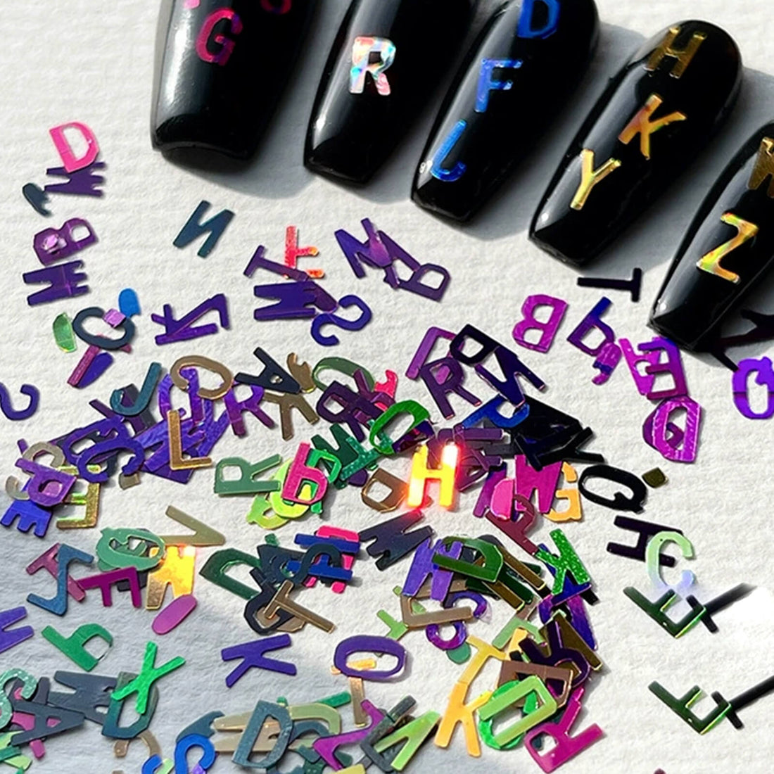 nail-art-glitters-letter
