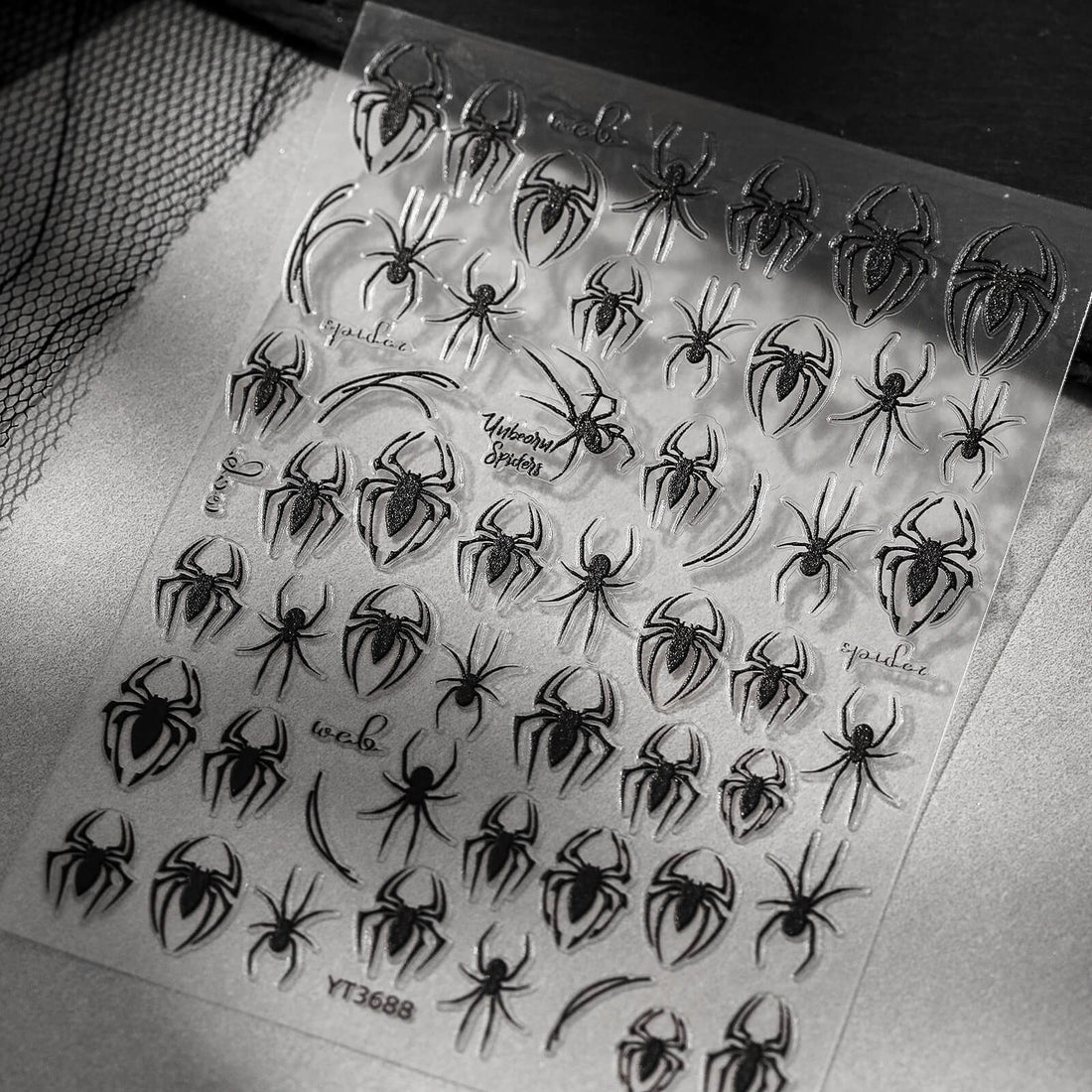 nail-sticker-black-spider