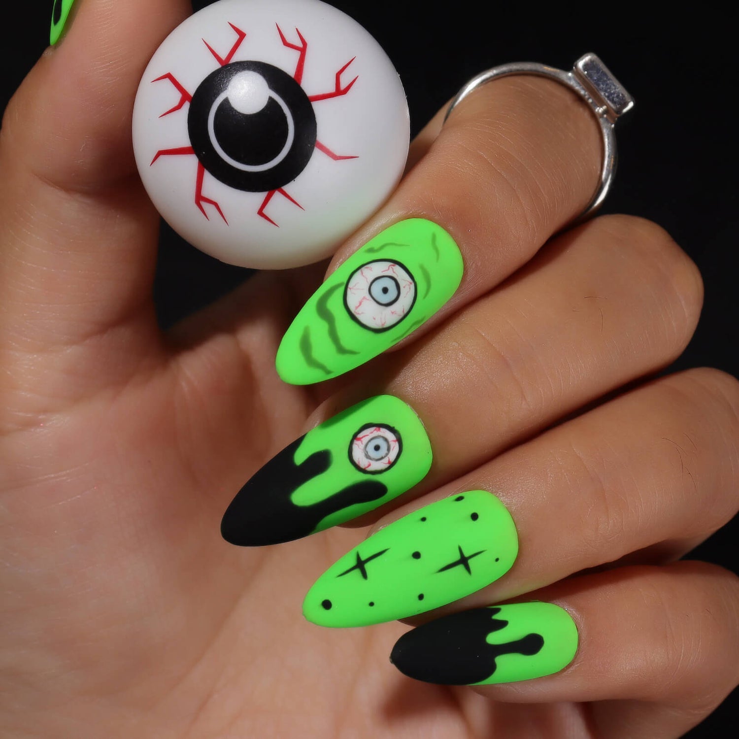 neon-green-spooky-nail-design-for-Halloween