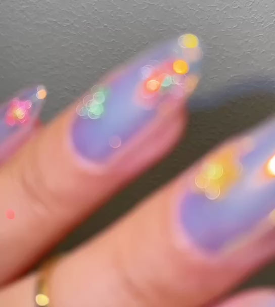 glitter-flowers-on-glazed-donut-nails