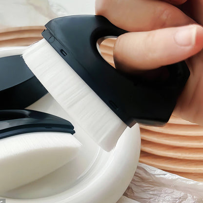 triangular-handy-nail-dust-brush-show