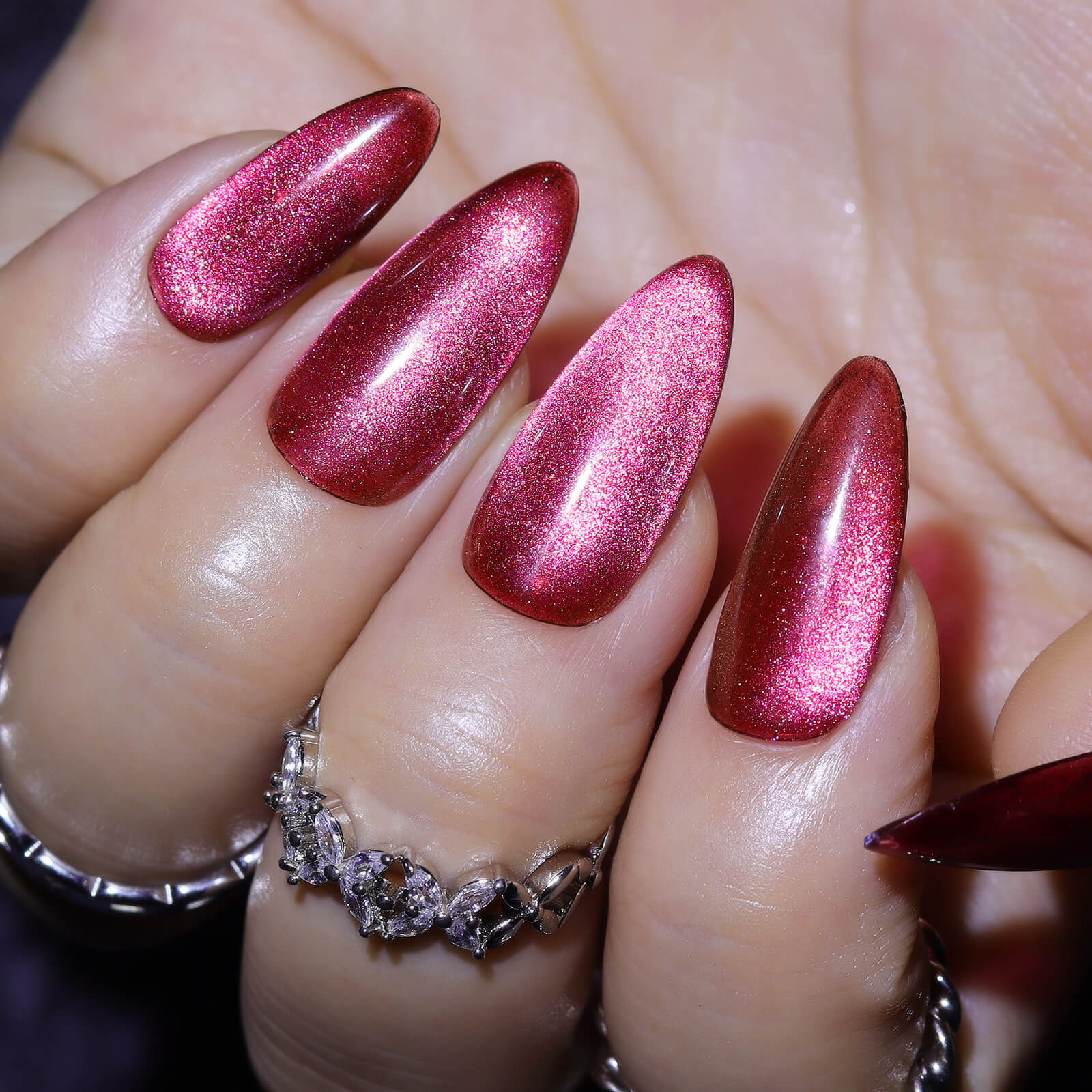 Red & Pink Christmas Nail Designs & Colours We're Wearing This Season –  Mylee