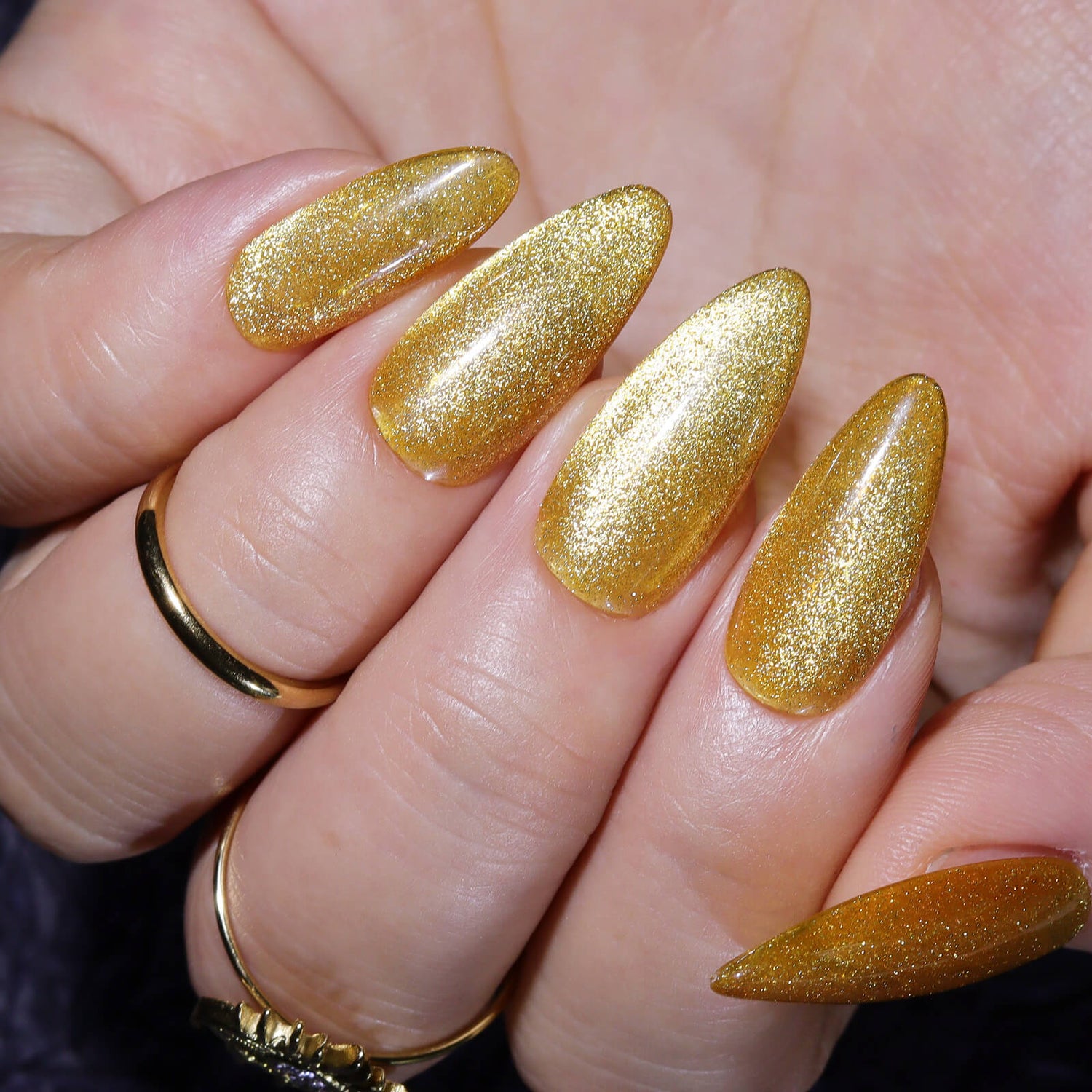    amber-cat-eye-magnetic-gel-polish-AC03